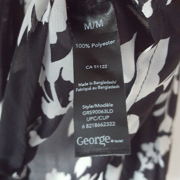 🆕️Floral Chiffon Wrap Top Size Medium - Picture 5 of 5